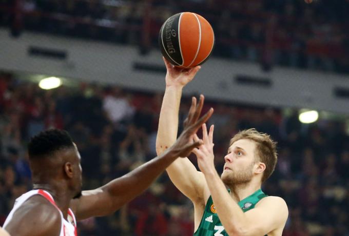 Μπήκε 12άδα ο Ουόλτερς