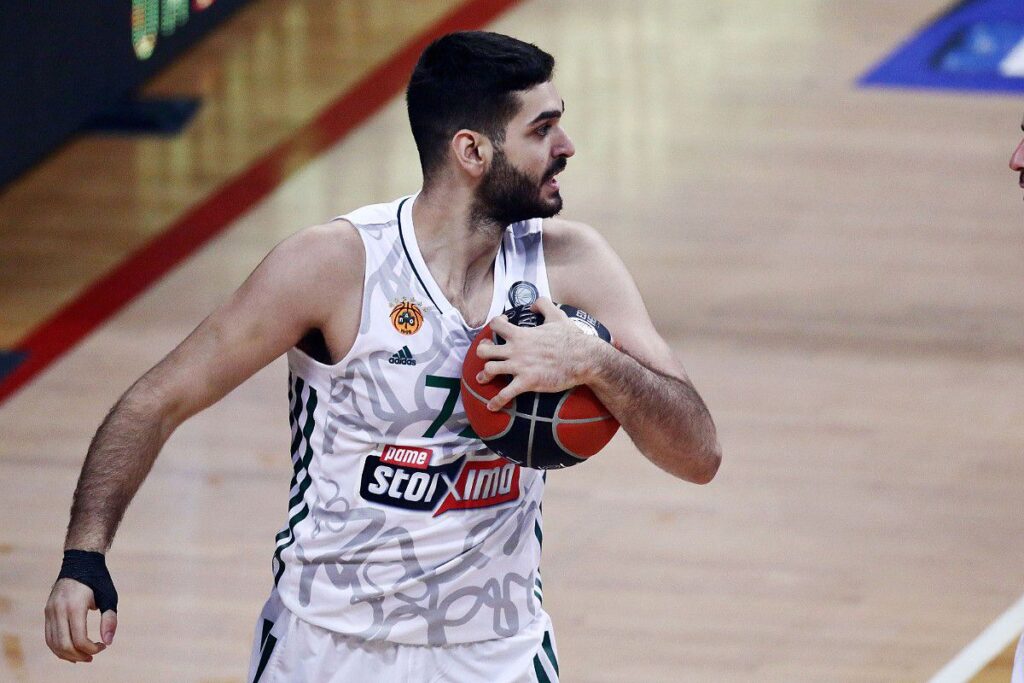 Μαγικός Μαντζούκας, δείχνει ότι έχει θέση στο ρόστερ