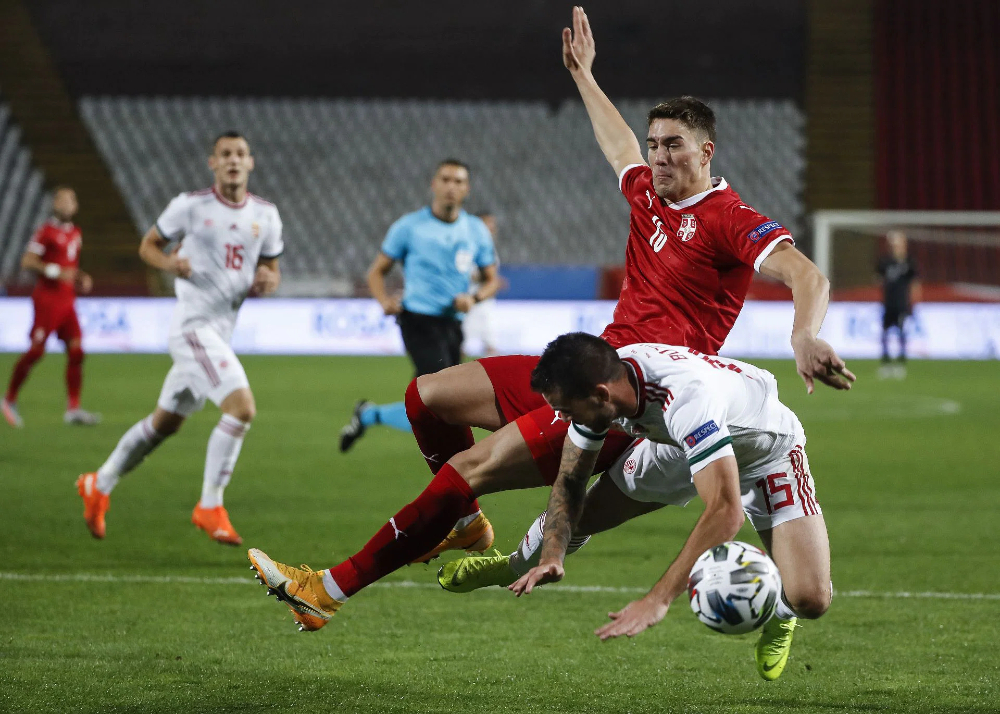 Ματς με ένταση στη Στοκχόλμη, ποντάρισμα στις κάρτες ως 4.50