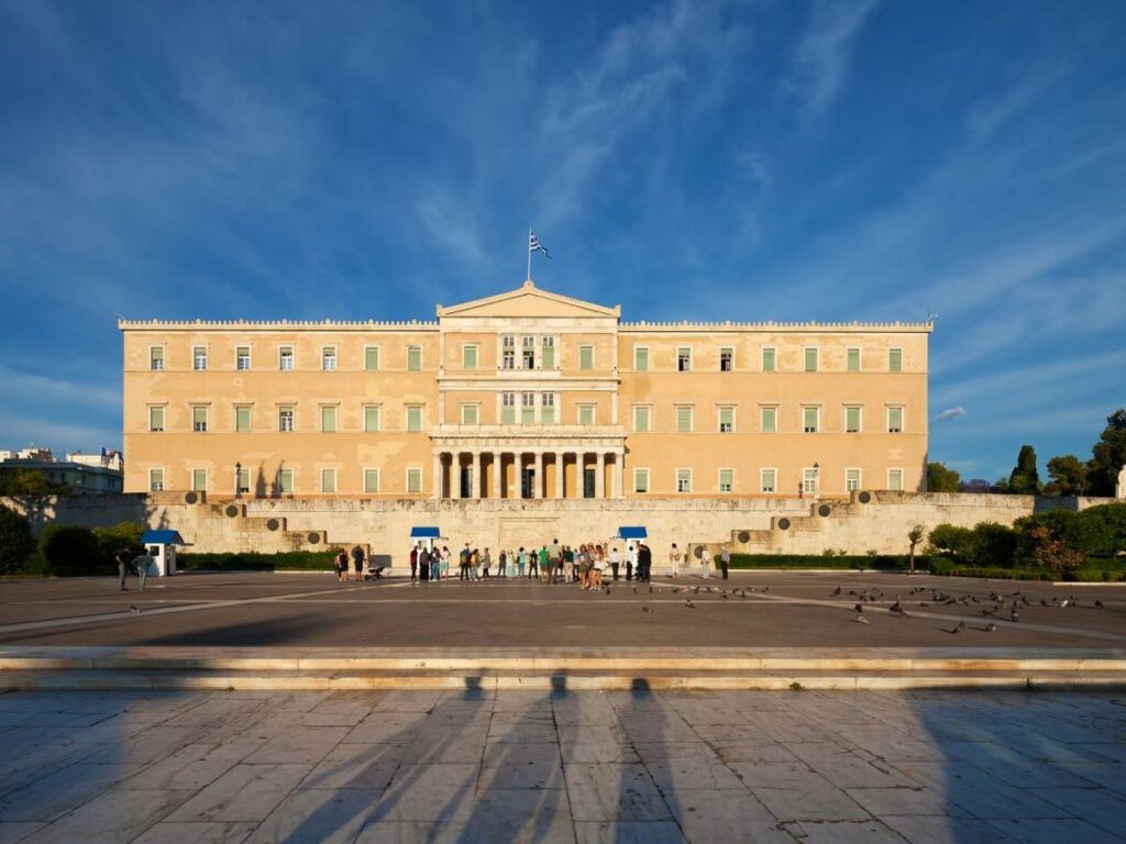 Εκλογές 2023: Tι δείχνουν τα «γκάλοπ» των στοιχηματικών εταιρειών