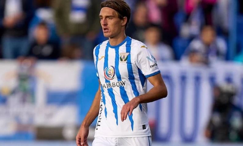 Παραμονή και προσπάθεια για άνοδο