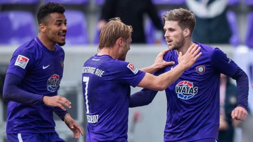 Μονά και βήμα παραμονής για τους «βιόλα»