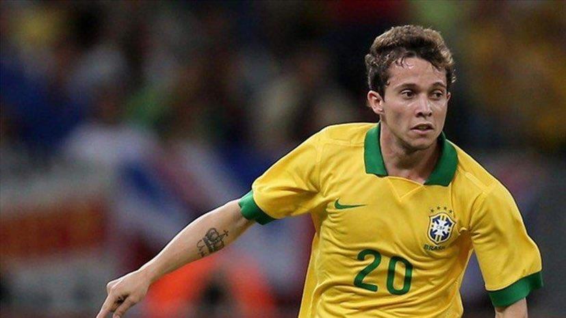 Τρελαίνει κόσμο με το καλημέρα ο Μπερνάρντ!