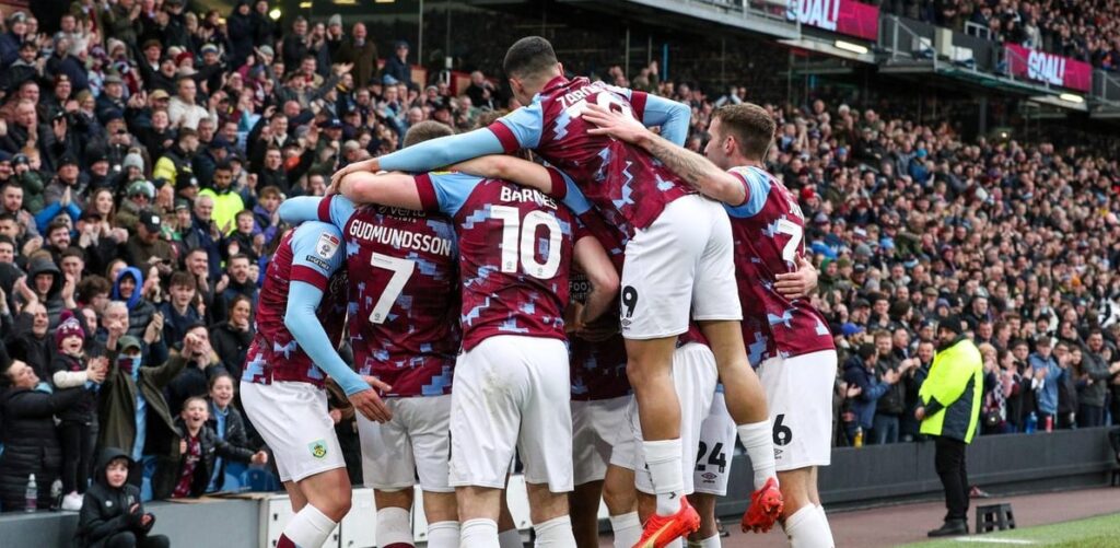 Μπλάκπουλ - Μπέρνλι προγνωστικά: Βίοι αντίθετοι