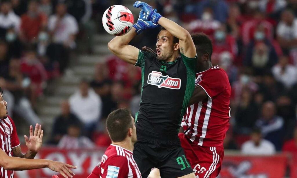 Το κορίτσι του… κέρβερου του Παναθηναϊκού (φωτ.)