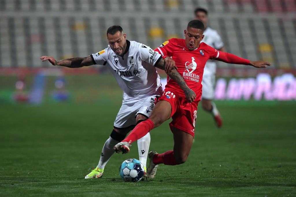 Ζιλ Βισέντε - Γκιμαράες Προγνωστικά: Πάθος για νίκη και κάρτα με 3.00