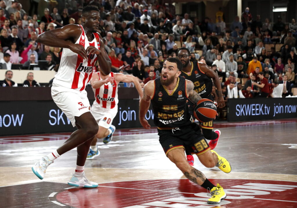 Η κίνηση ματ του Μάικ Τζέιμς για να παίξει στον Ολυμπιακό - Τα ποσά