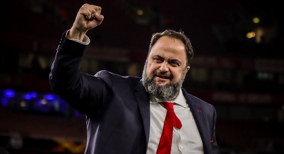 «Βόμβες» Μαρινάκη