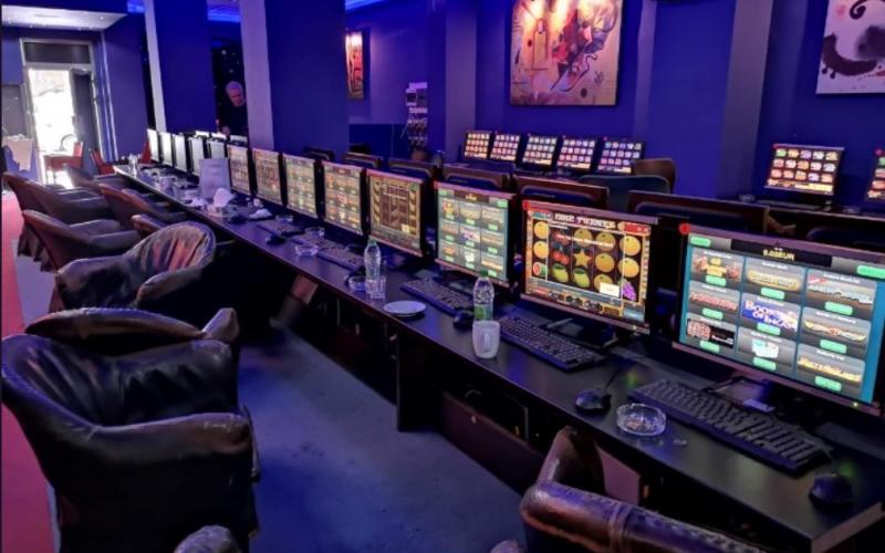 Εφοδος σε μίνι καζίνο στη Θεσσαλονίκη, τέσσερις συλλήψεις