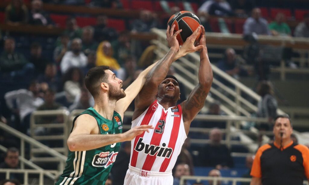 «Μπαμ» με πρώην γκαρντ του Ολυμπιακού!