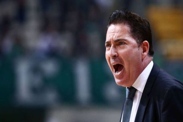 Ο Πασκουάλ ή ο Πέσιτς θα δει πρώτος την πόρτα της εξόδου;