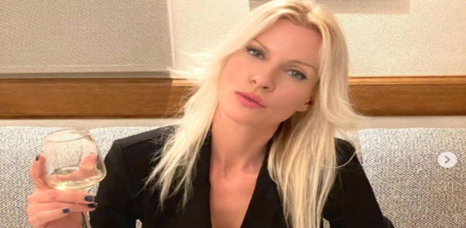 Κολάζει τόπλες στα χιόνια η Ασημίνα Ιγγλέζου (ΦΩΤΟ)