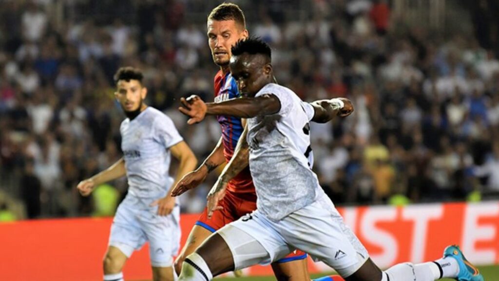 Φοβάται ο Γιάννης το θεριό...