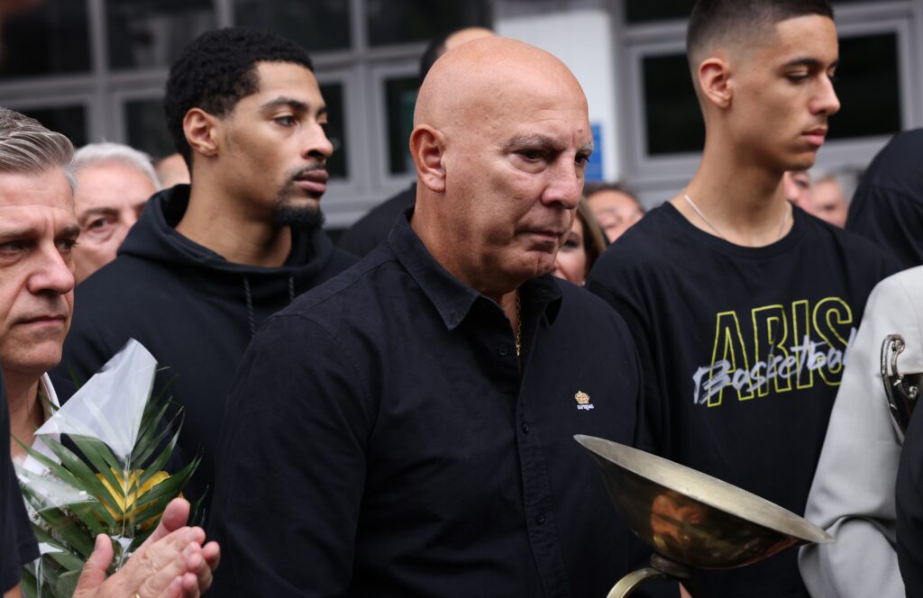 Κι όμως, λυγίζουν και οι θρύλοι!