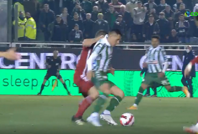 Αυτό δεν είναι πέναλτι; (ΦΩΤΟ)