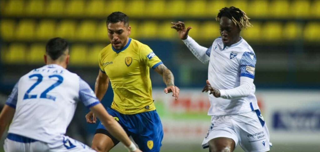 Με το ρίσκο στη Νίκαια (3.80)