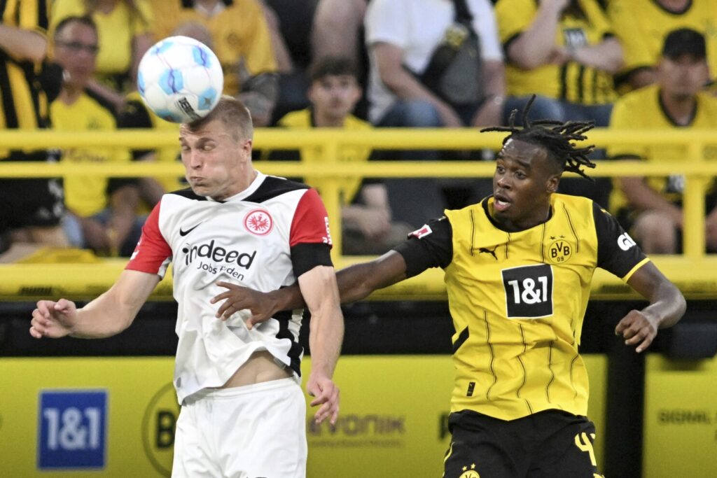 Τα αντίθετα έλκονται