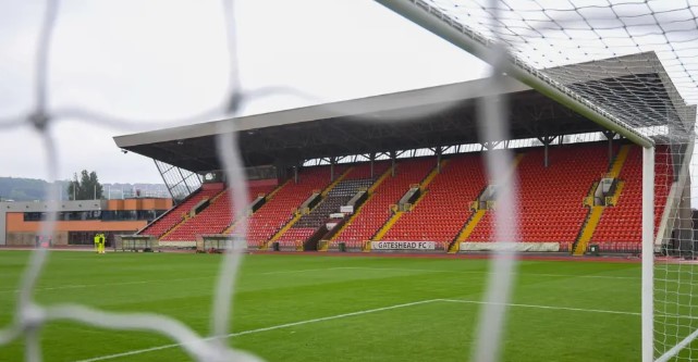 Πιο... χαμηλά στην «πυραμίδα»!