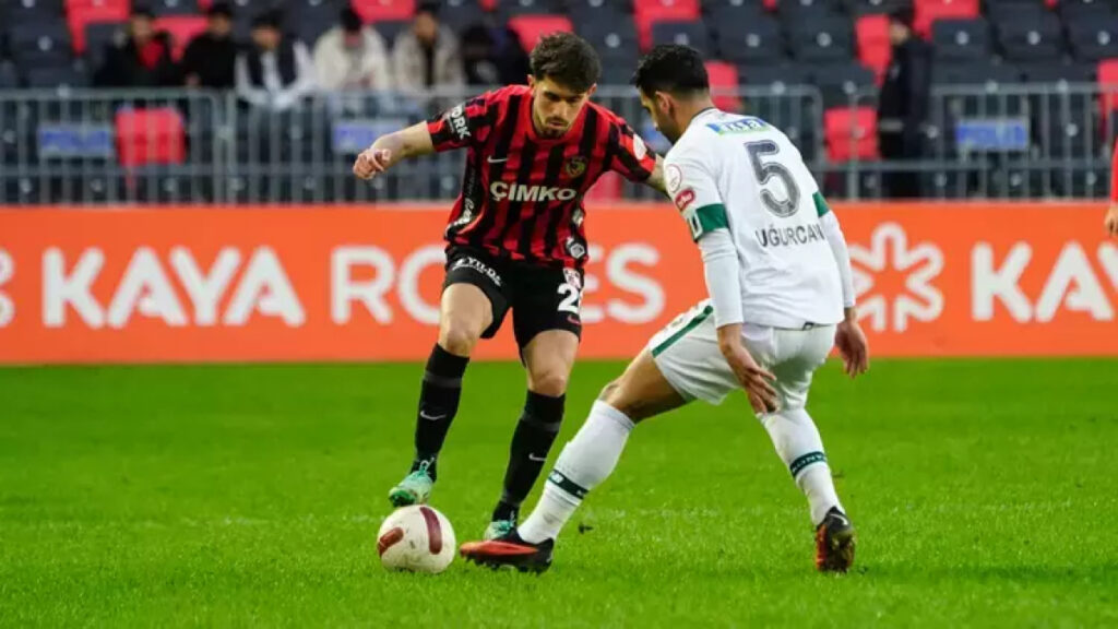 Ανεβαίνουν οι παλμοί στο Ικόνιο