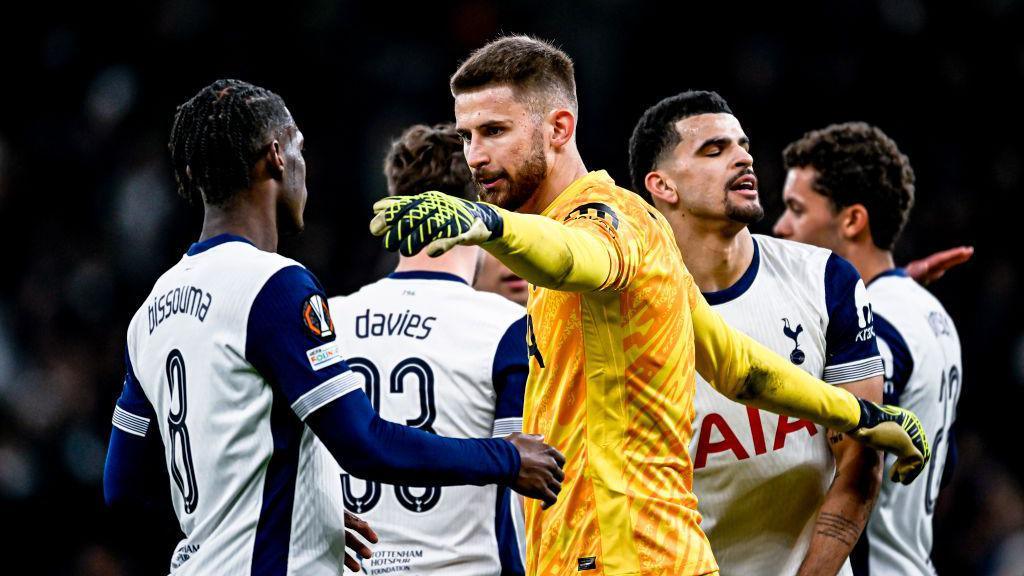 Αλλάζει... τροπάριο η Τότεναμ