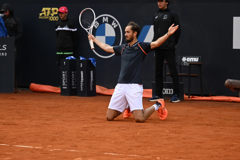 Μεντβέντεφ – Χατσάνοφ προγνωστικά