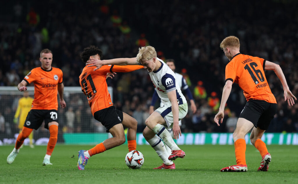 Το γυαλί έχει… σπάσει