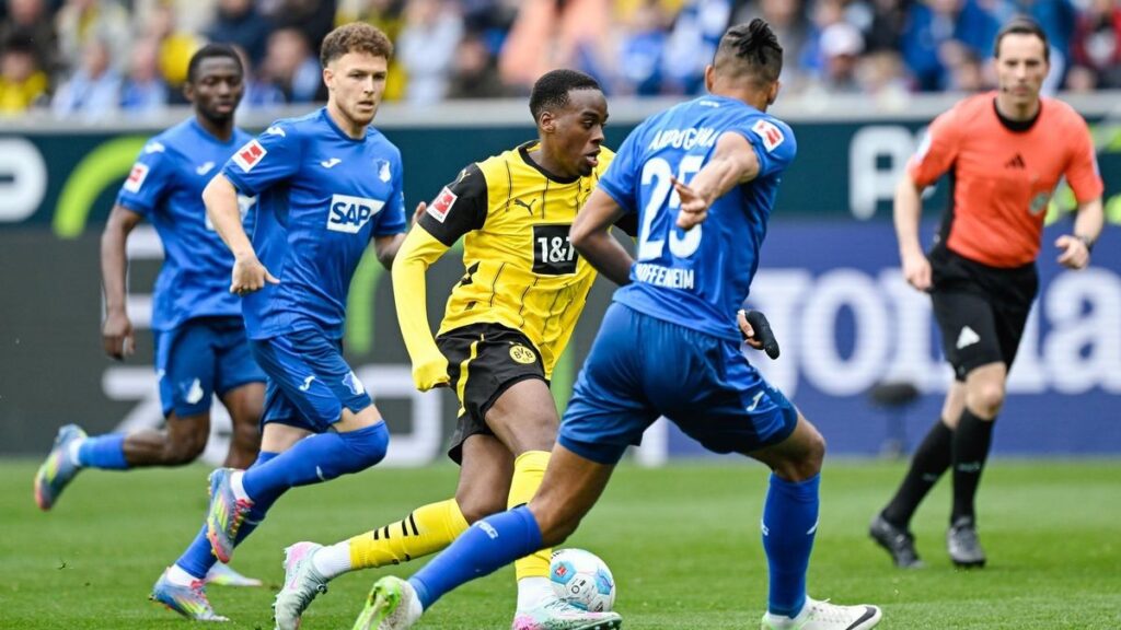 Πήρε μπρος η Ντόρτμουντ