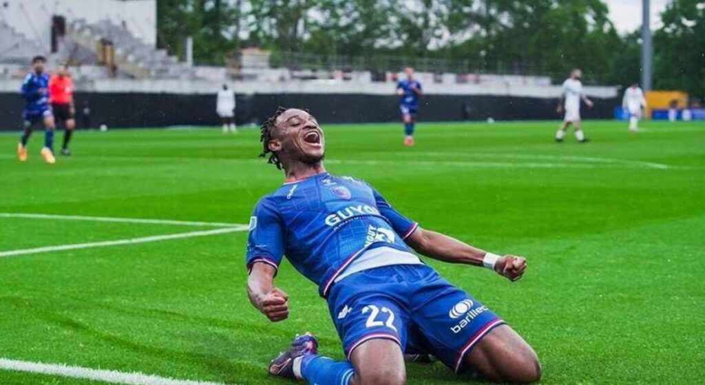 Αδιάφορη μεν, από διαδοχικές πεντάρες δε