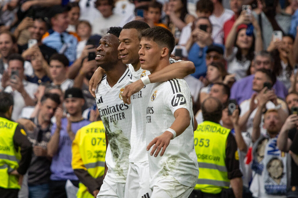 Προβλέπεις το νικητή του Παγκοσμίου Συλλόγων στη Stoiximan και τον πρώτο σκόρερ και ανταμείβεσαι σε κάθε νίκη και κάθε γκολ!