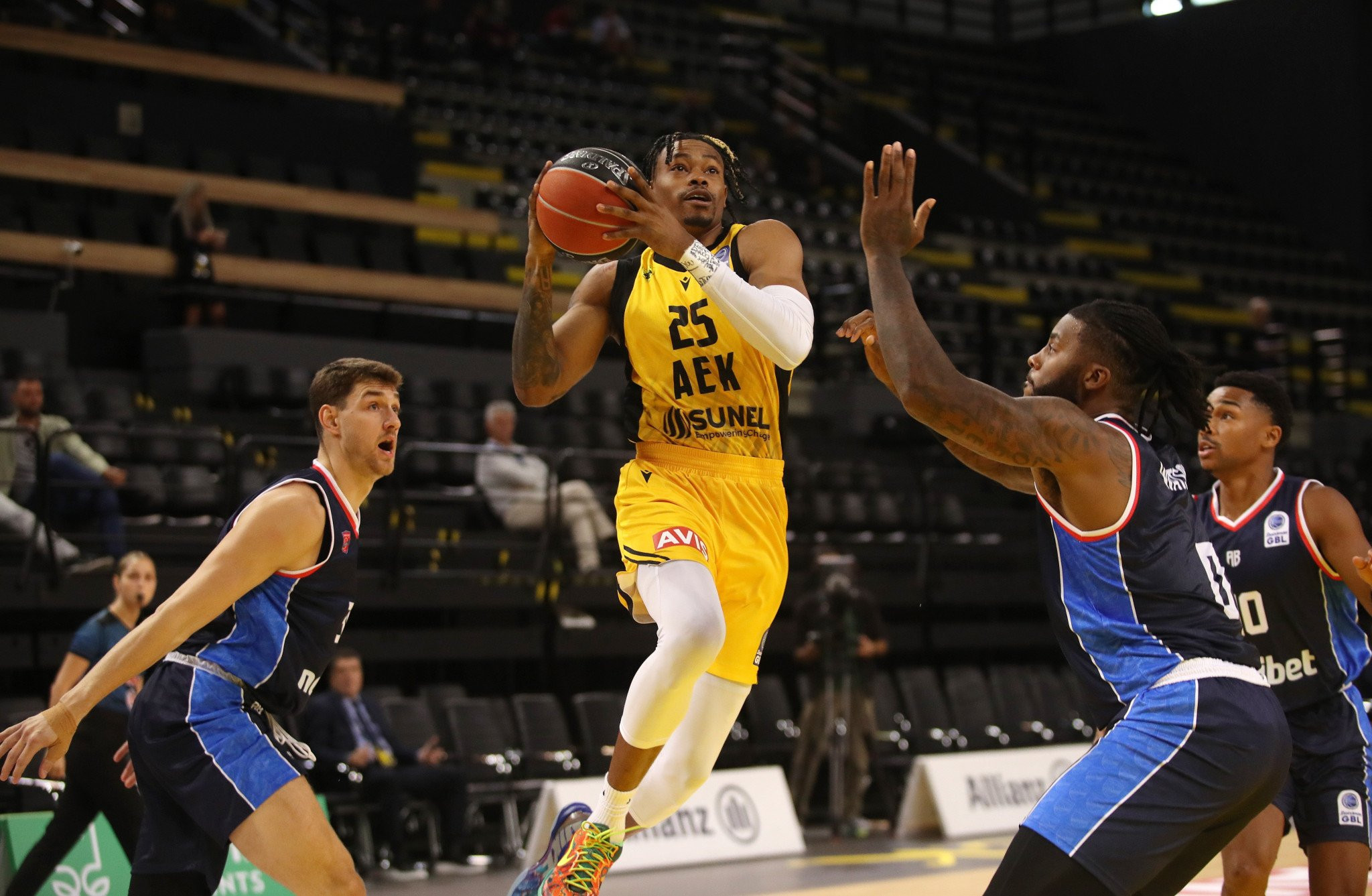 Αρμς ΑΕΚ μπάσκετ