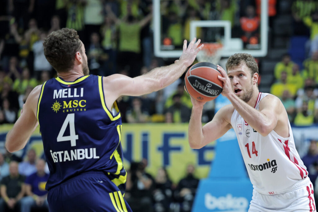 Novibet: Ντέρμπι κορυφής στο ΣΕΦ με ειδικά στοιχήματα!