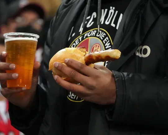 Σάββατο με... λουκάνικα και μπύρες